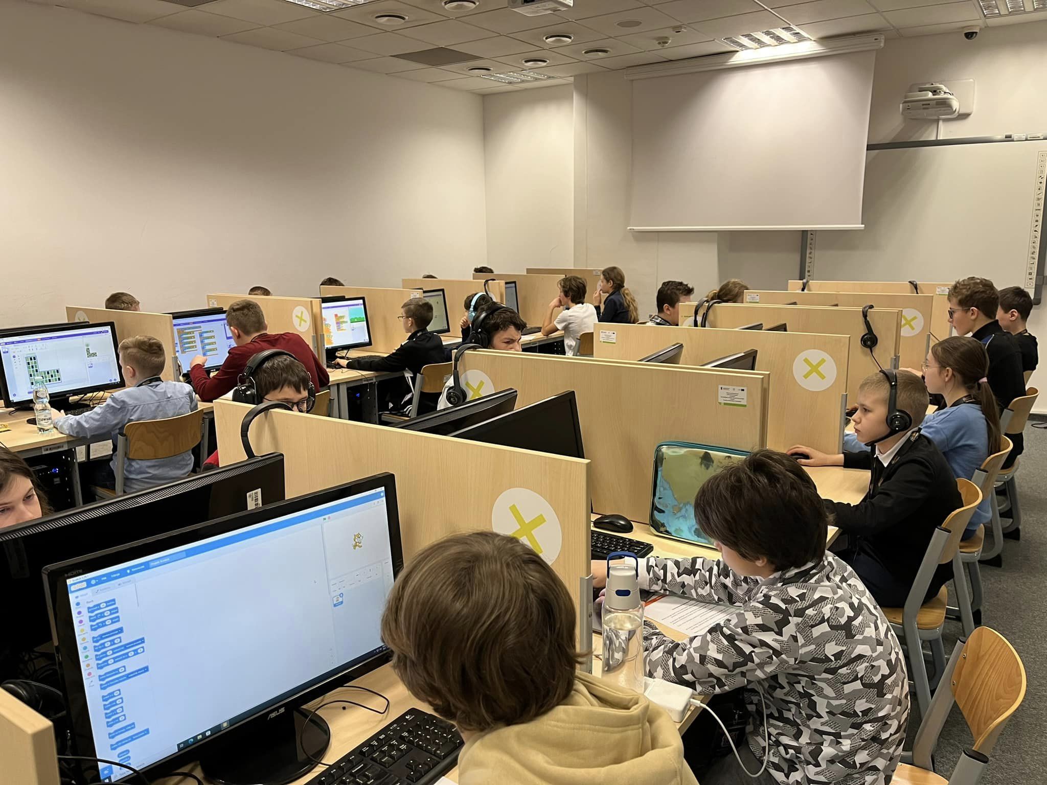 Zapisy do II edycji Gigathonu wystartowały! Pierwszy etap największego hackathonu dla dzieci i młodzieży w Polsce